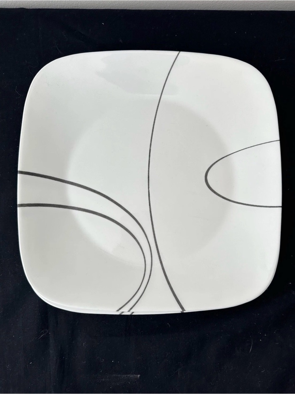 4  10.5"  corelle square simple lines plates